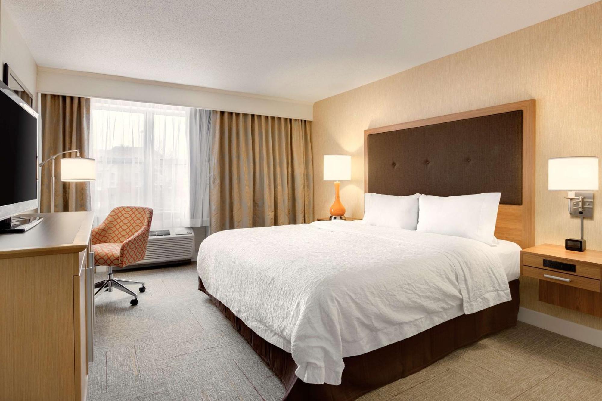 Hampton Inn & Suites Cleveland-Independence Exterior photo
