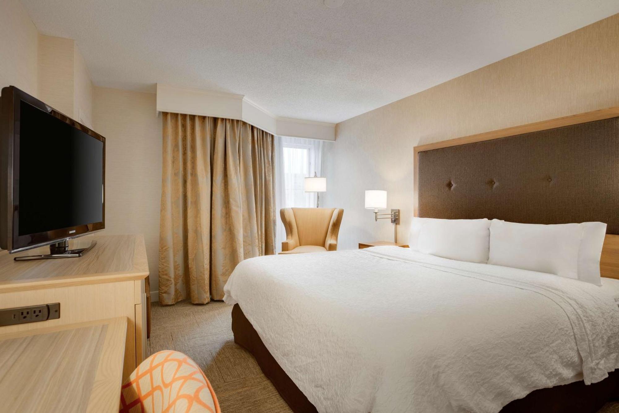 Hampton Inn & Suites Cleveland-Independence Exterior photo