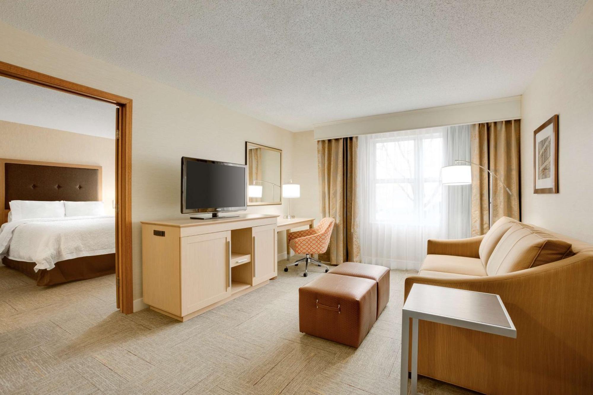 Hampton Inn & Suites Cleveland-Independence Exterior photo