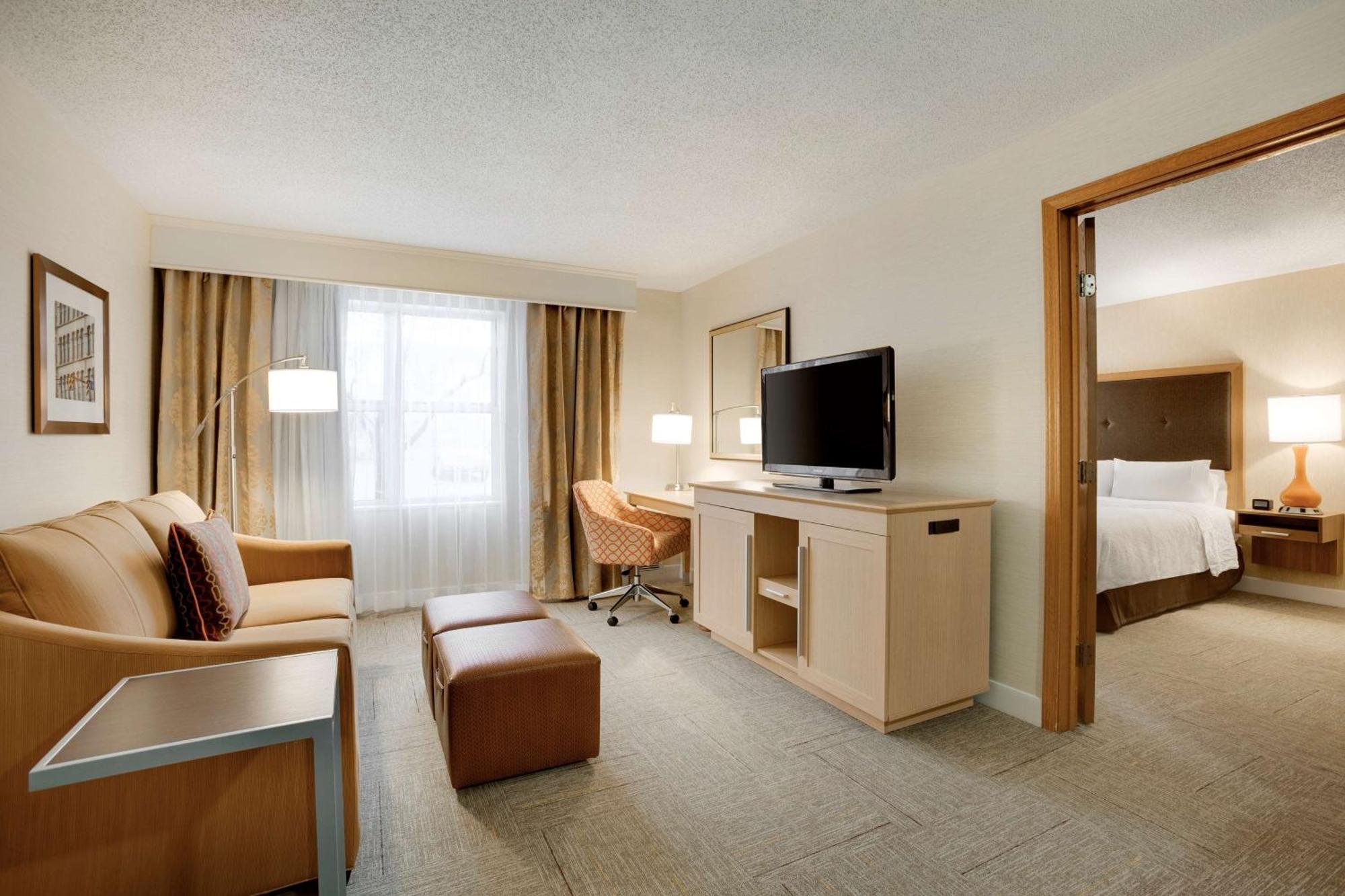 Hampton Inn & Suites Cleveland-Independence Exterior photo