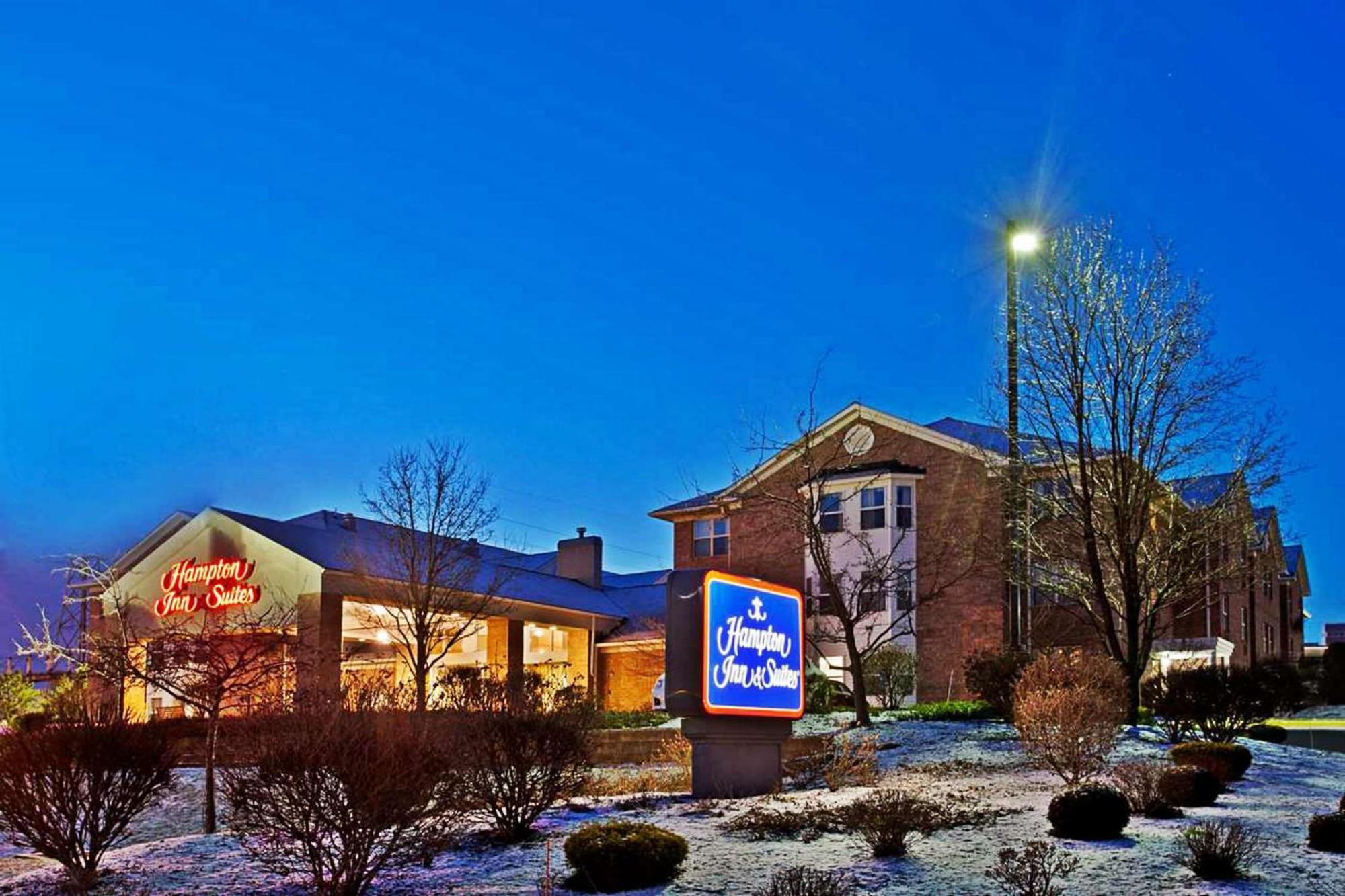 Hampton Inn & Suites Cleveland-Independence Exterior photo