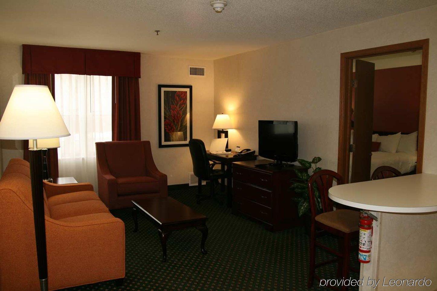 Hampton Inn & Suites Cleveland-Independence Exterior photo