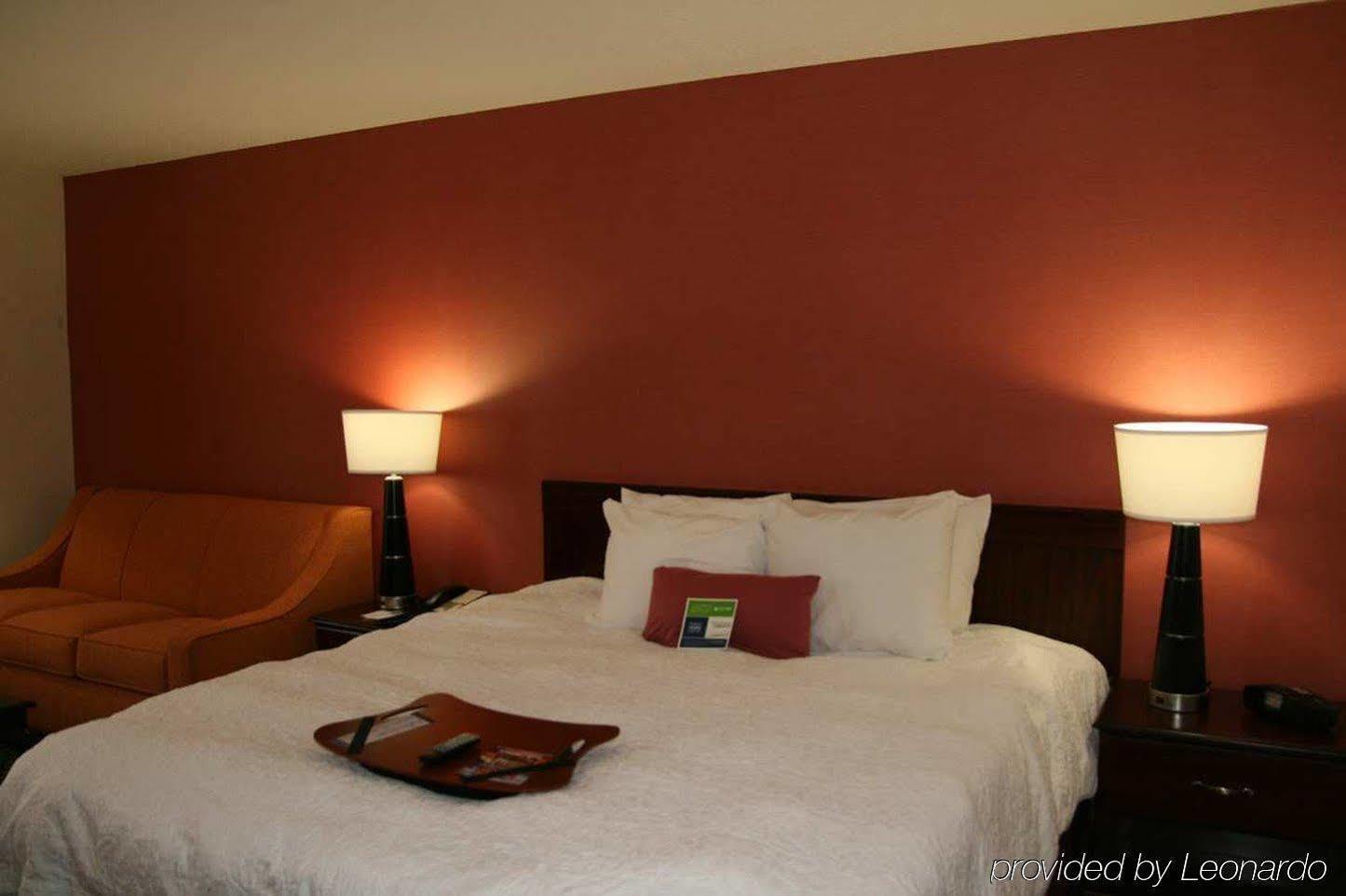 Hampton Inn & Suites Cleveland-Independence Exterior photo