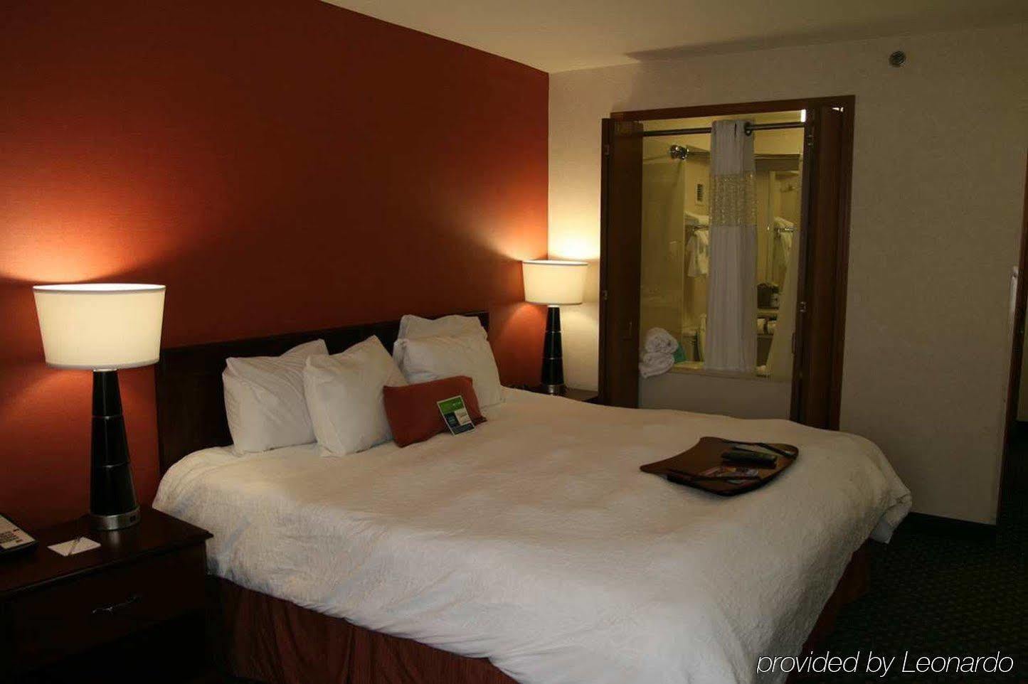 Hampton Inn & Suites Cleveland-Independence Exterior photo