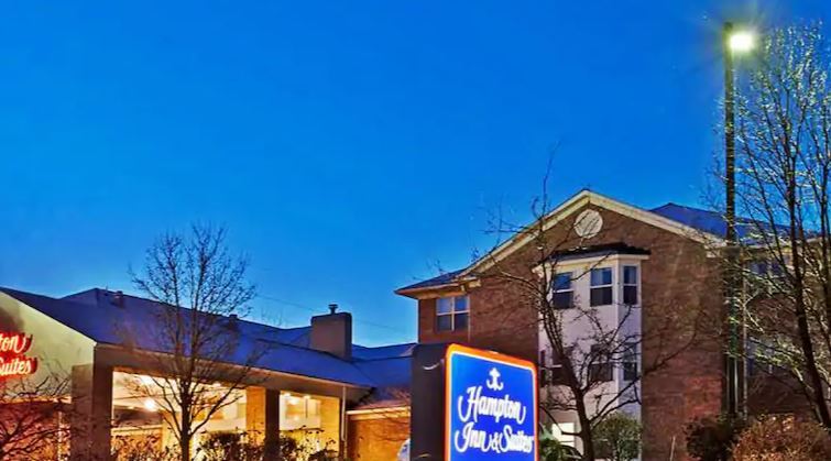 Hampton Inn & Suites Cleveland-Independence Exterior photo